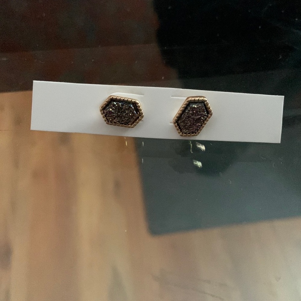 Retro style earrings